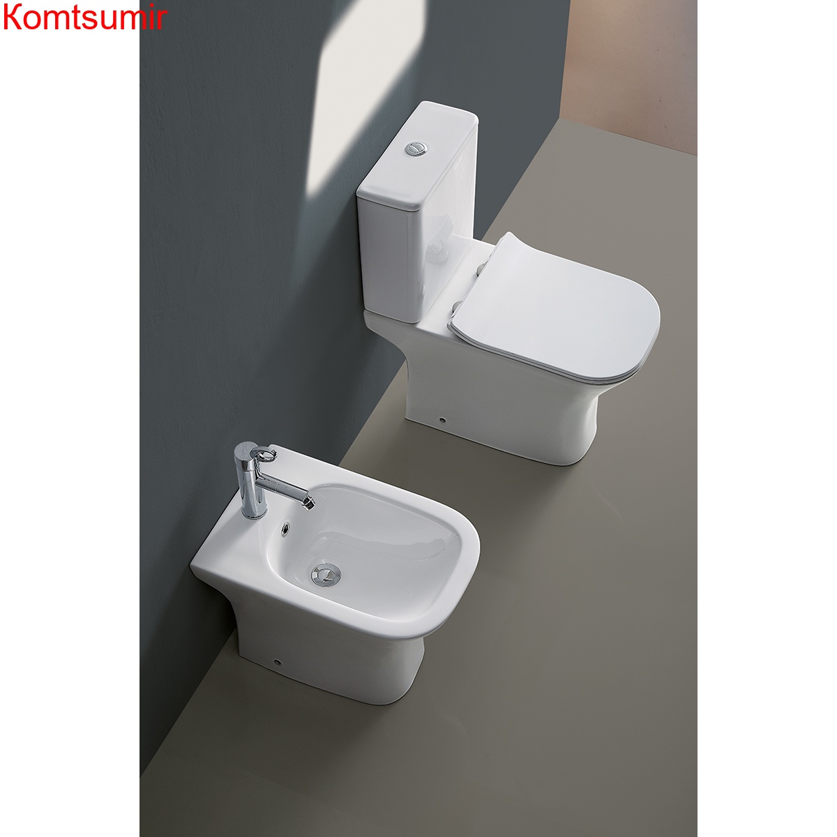 Унитаз напольный Azario FRETTA SQUARE 650х340х770 безободковый с бачком и сиденьем микролифт (AZ-1215 + AZ-1216)